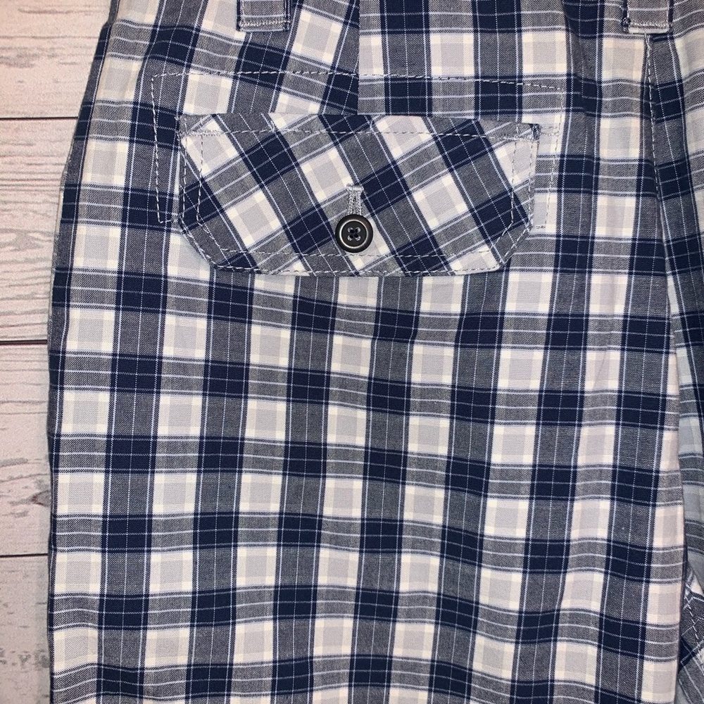 Izod Plaid Print Madras Shorts in Vela Grey NWT 30 - Picture 3 of 4